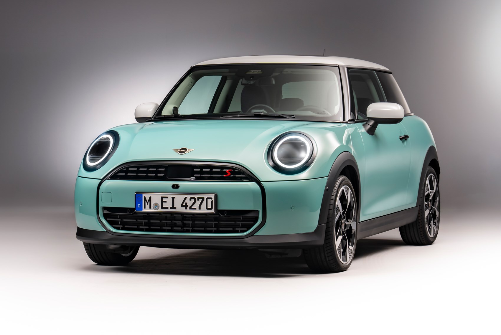 New Mini Cooper: five-door version revealed